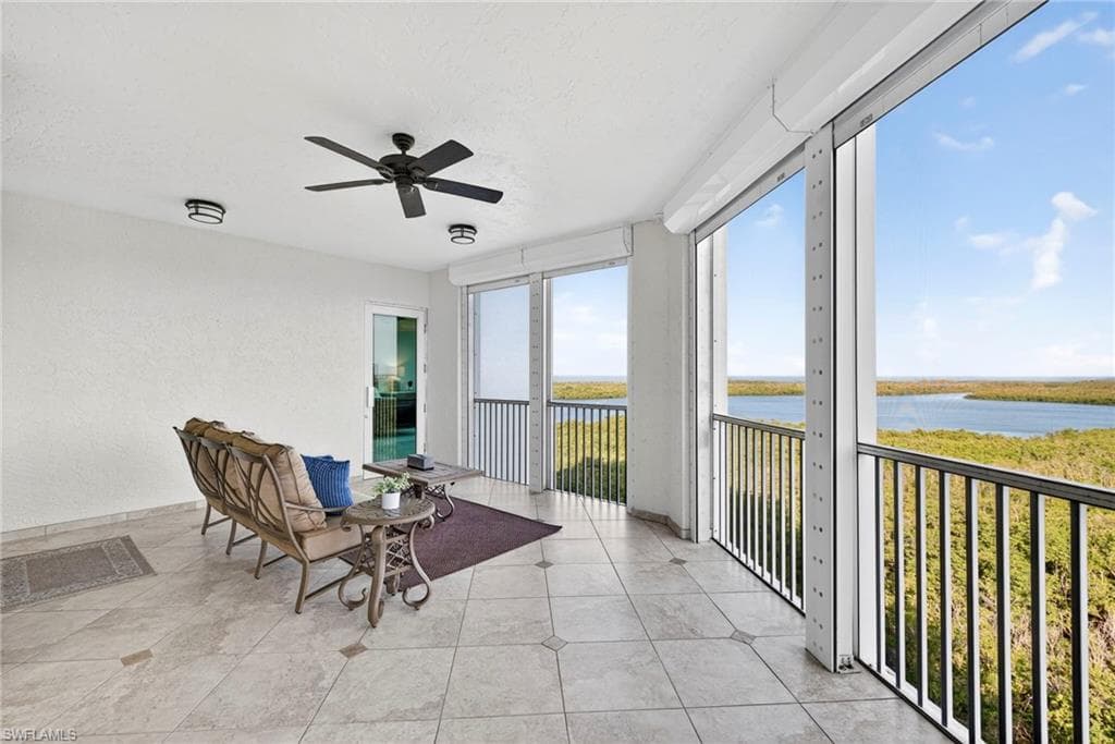 285 Grande Way 804, Naples, FL 34110-35