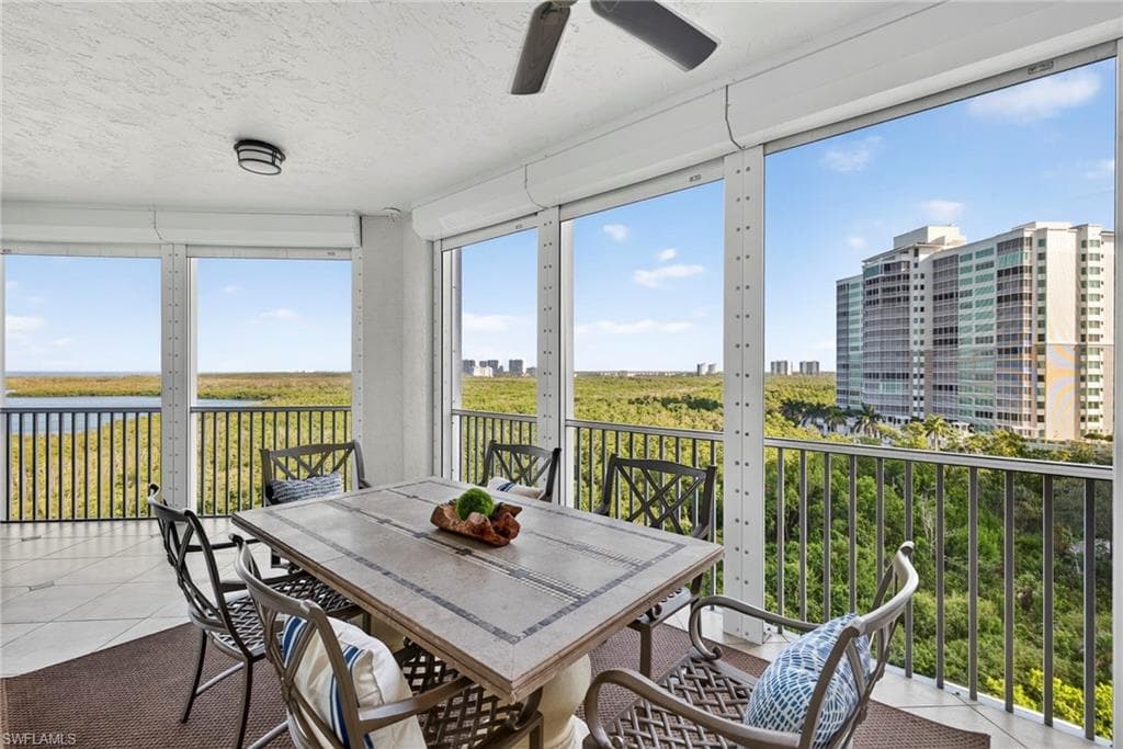 285 Grande Way 804, Naples, FL 34110-39