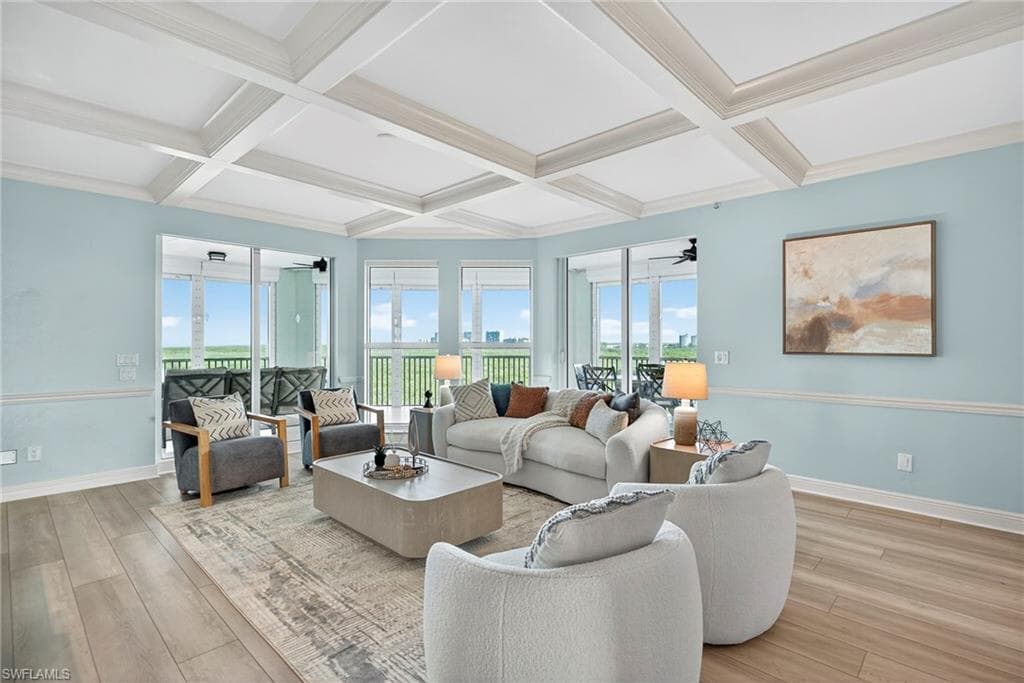285 Grande Way 804, Naples, FL 34110-5