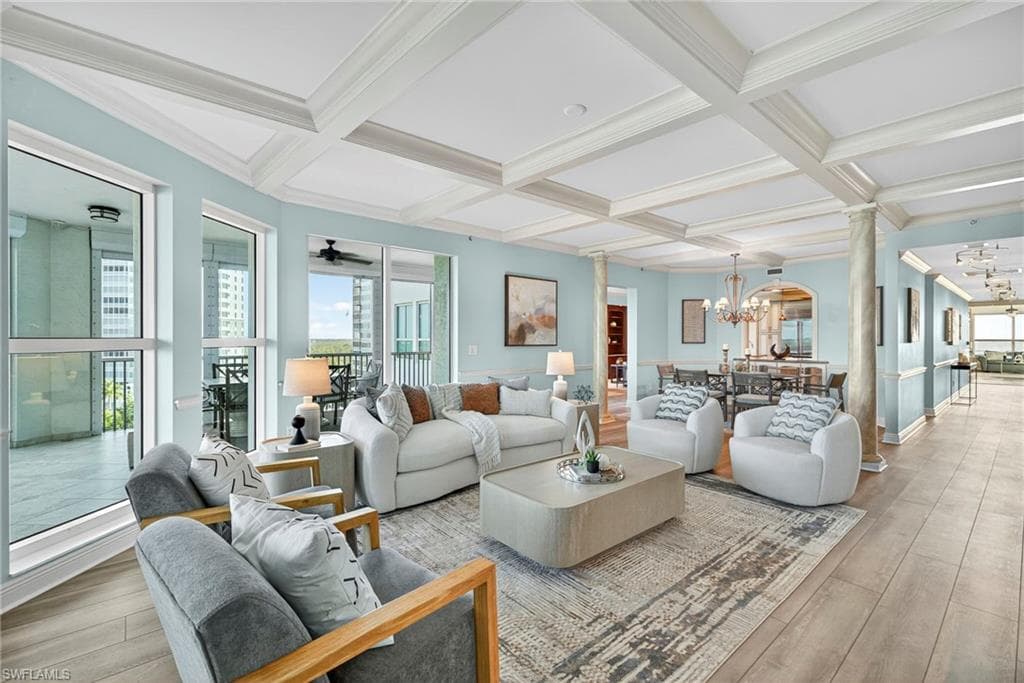 285 Grande Way 804, Naples, FL 34110-6