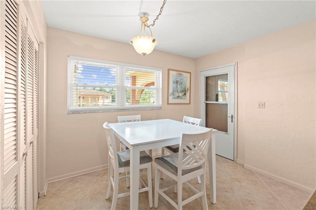 372 Charlemagne Blvd B 202, Naples, FL 34112-8
