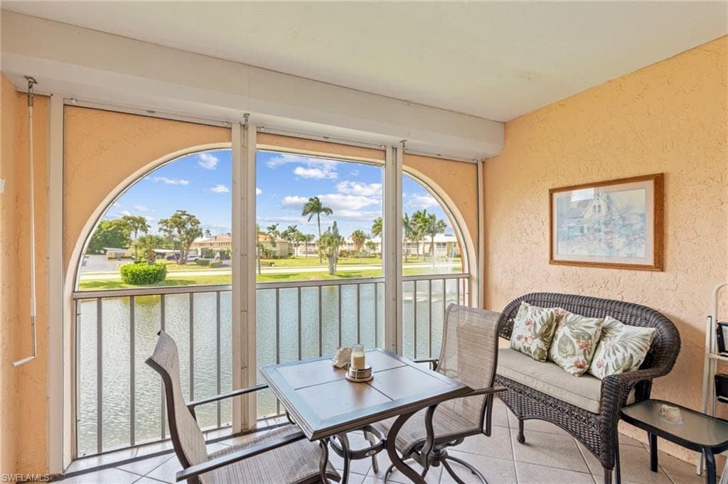 372 Charlemagne Blvd B 202, Naples, FL 34112-1