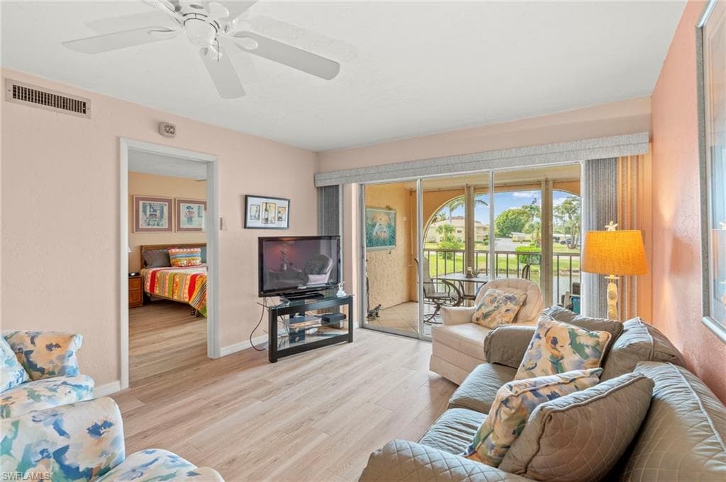372 Charlemagne Blvd B 202, Naples, FL 34112-2