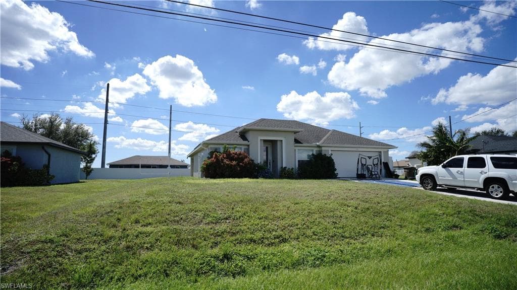 110 24th Ter, Cape Coral, FL 33993-1