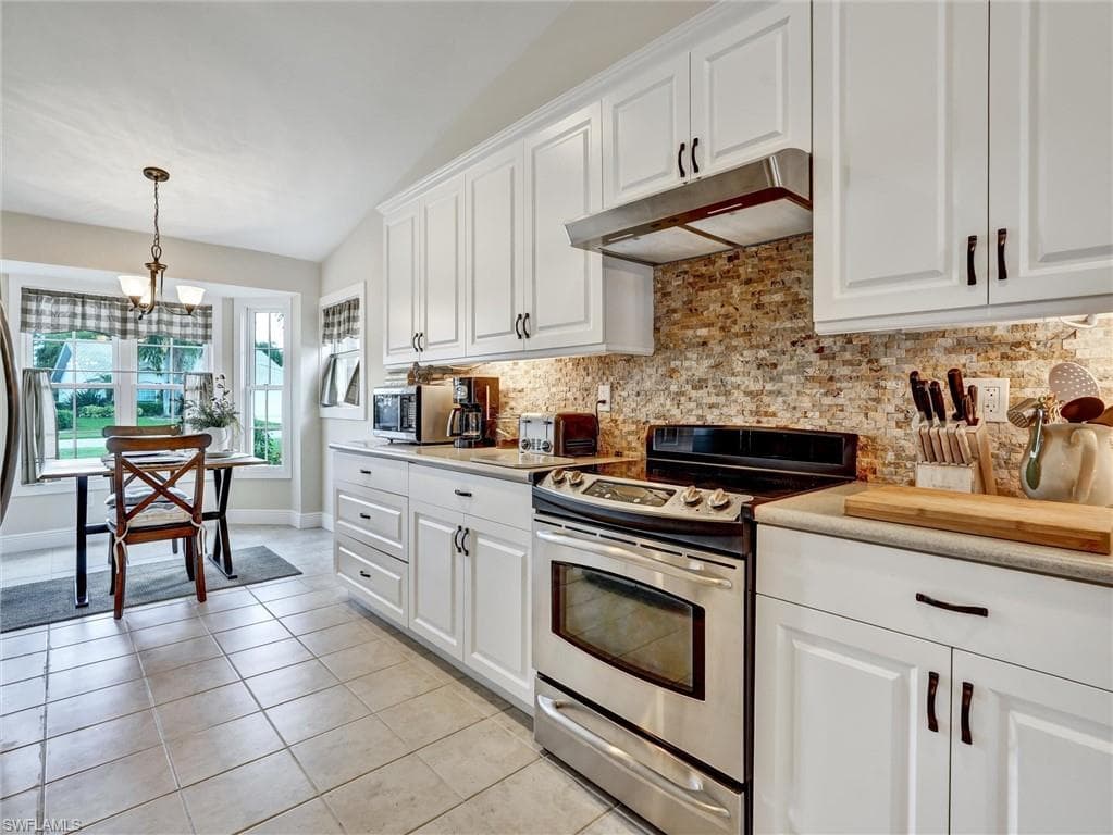 421 Countryside Dr, Naples, FL 34104-10