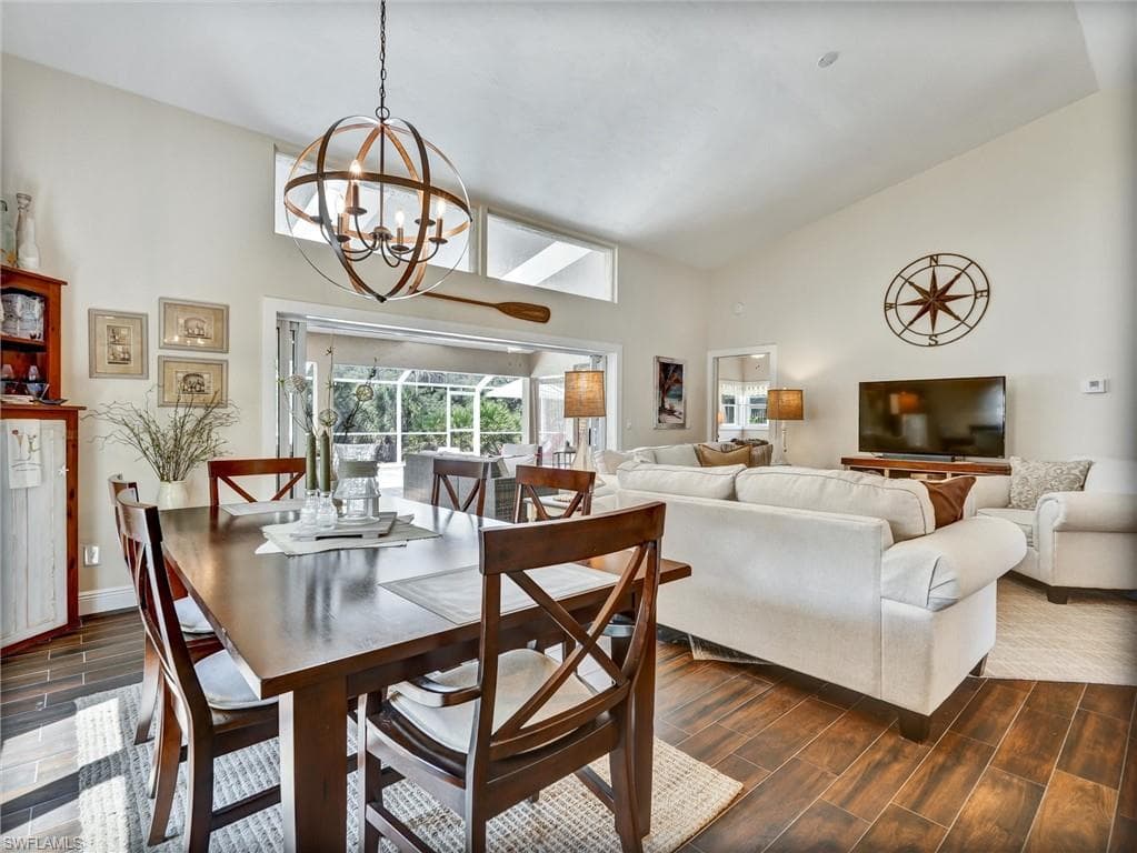 421 Countryside Dr, Naples, FL 34104-17