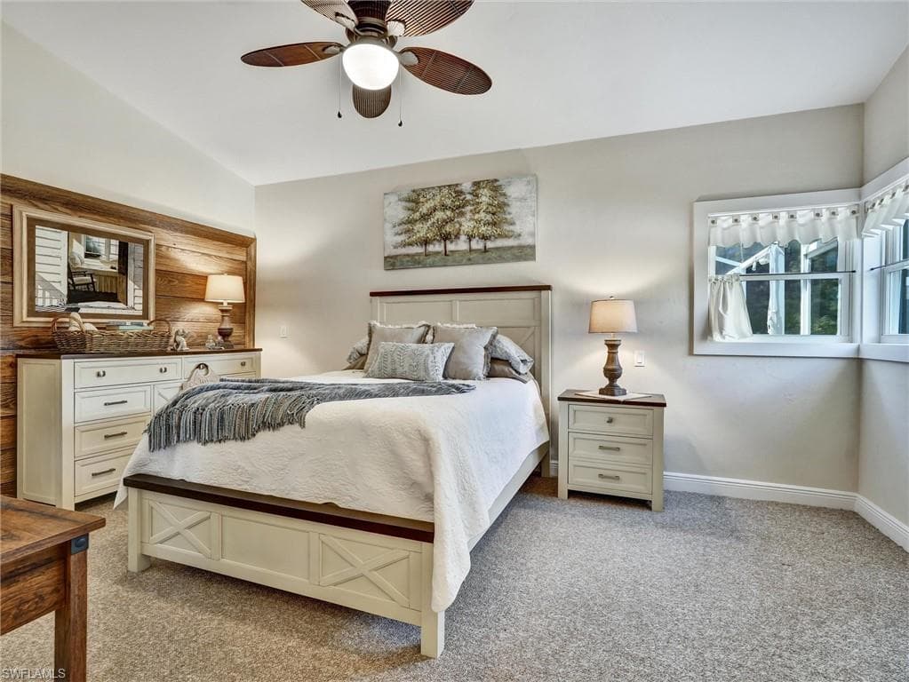 421 Countryside Dr, Naples, FL 34104-18