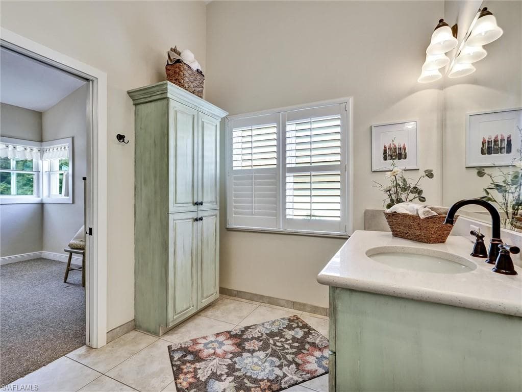 421 Countryside Dr, Naples, FL 34104-20