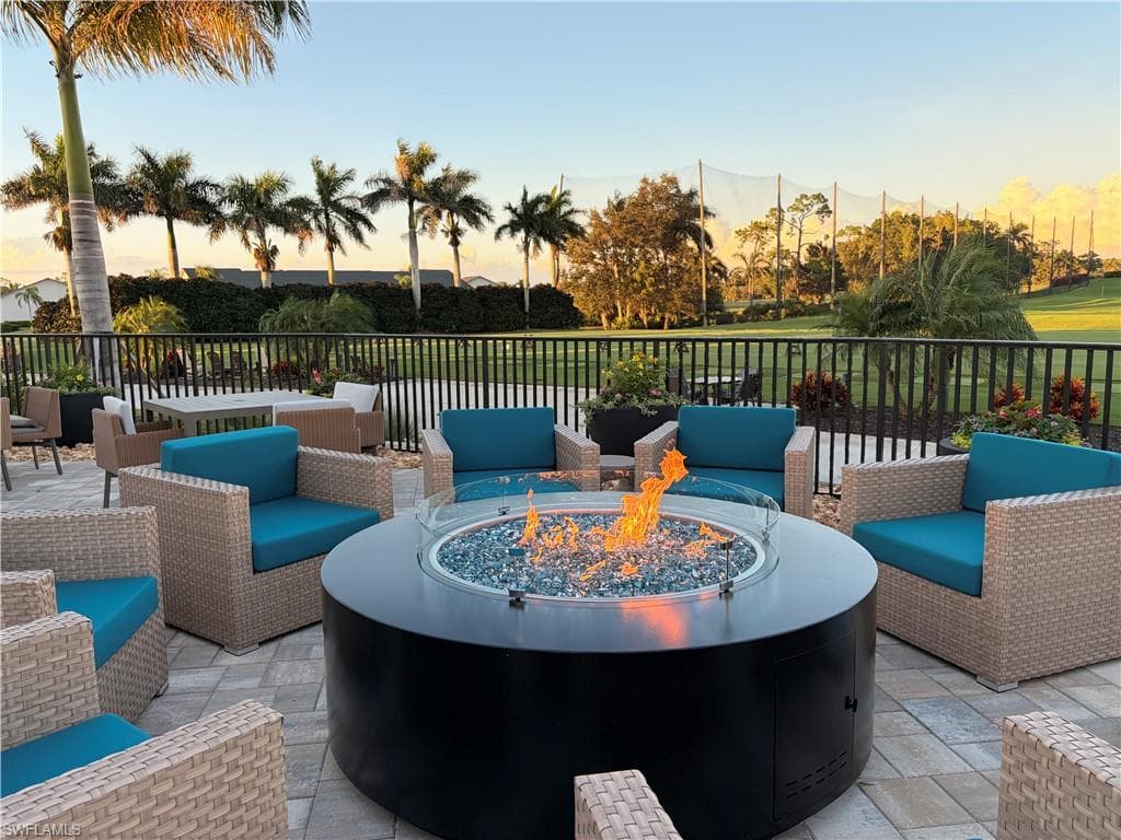 421 Countryside Dr, Naples, FL 34104-37