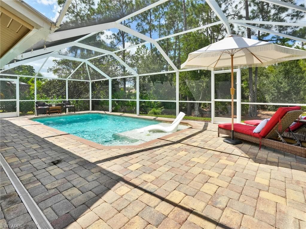 421 Countryside Dr, Naples, FL 34104-2