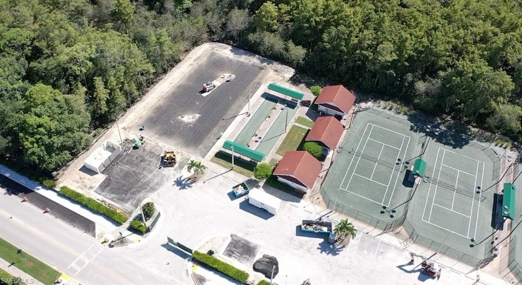421 Countryside Dr, Naples, FL 34104-38