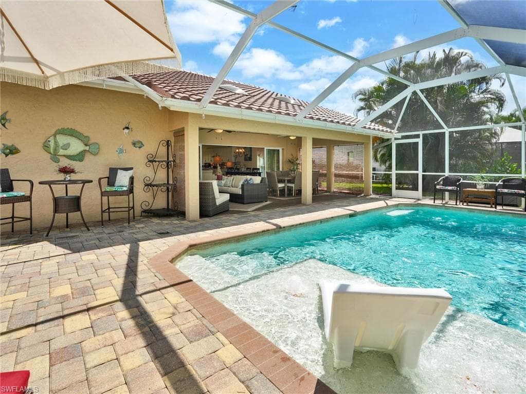 421 Countryside Dr, Naples, FL 34104-4
