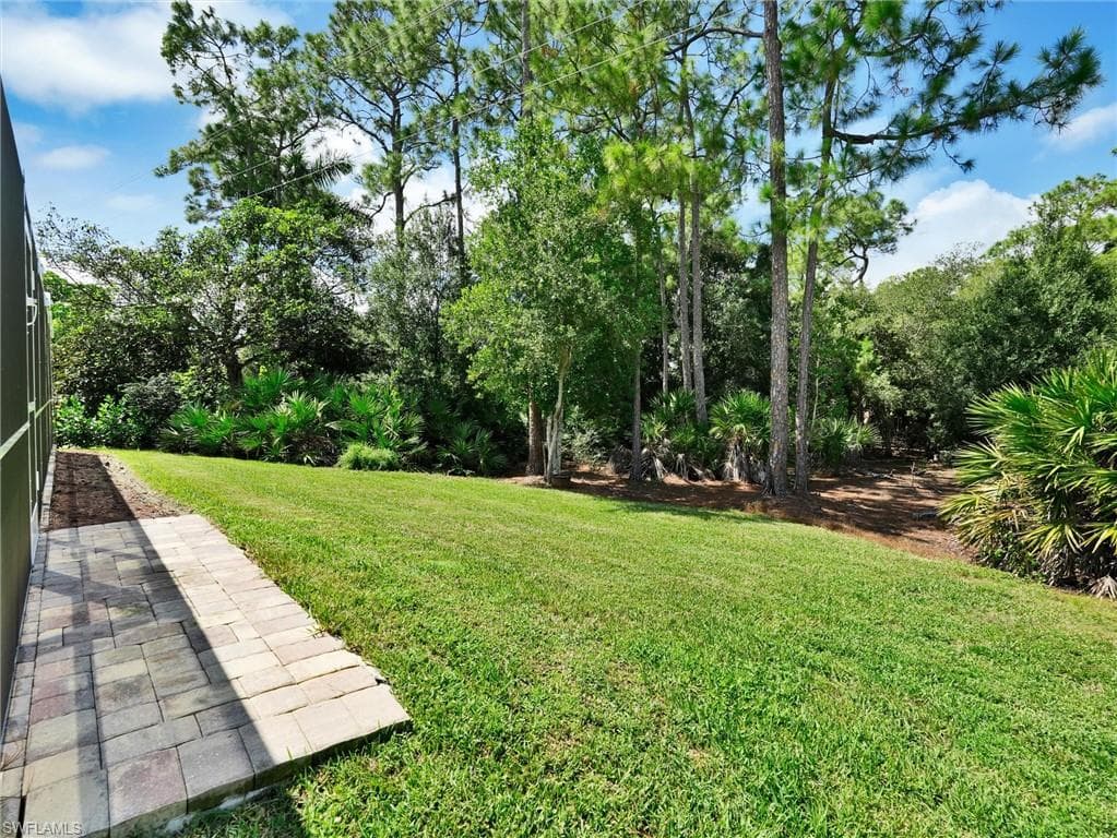 421 Countryside Dr, Naples, FL 34104-6