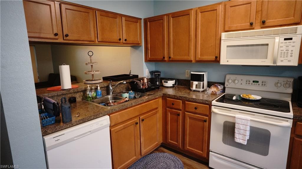 8285 Pacific Beach Dr, Fort Myers, FL 33966-4