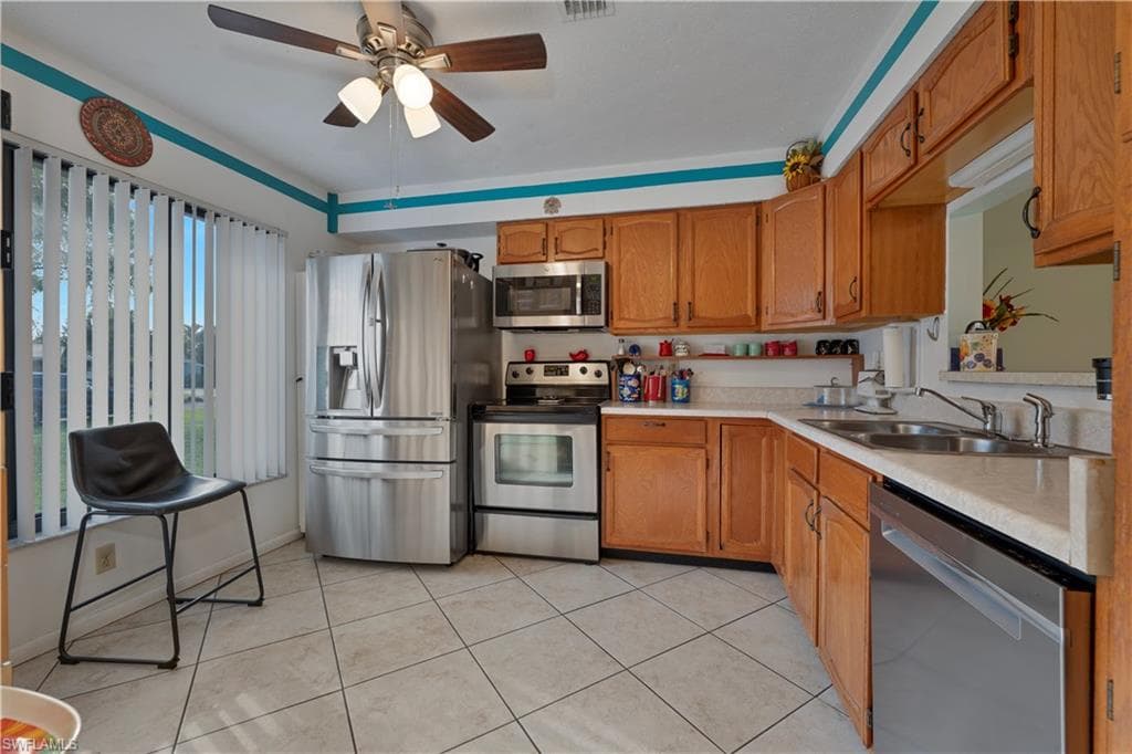 27580 Playa Del Rey Ln, Bonita Springs, FL 34135-8