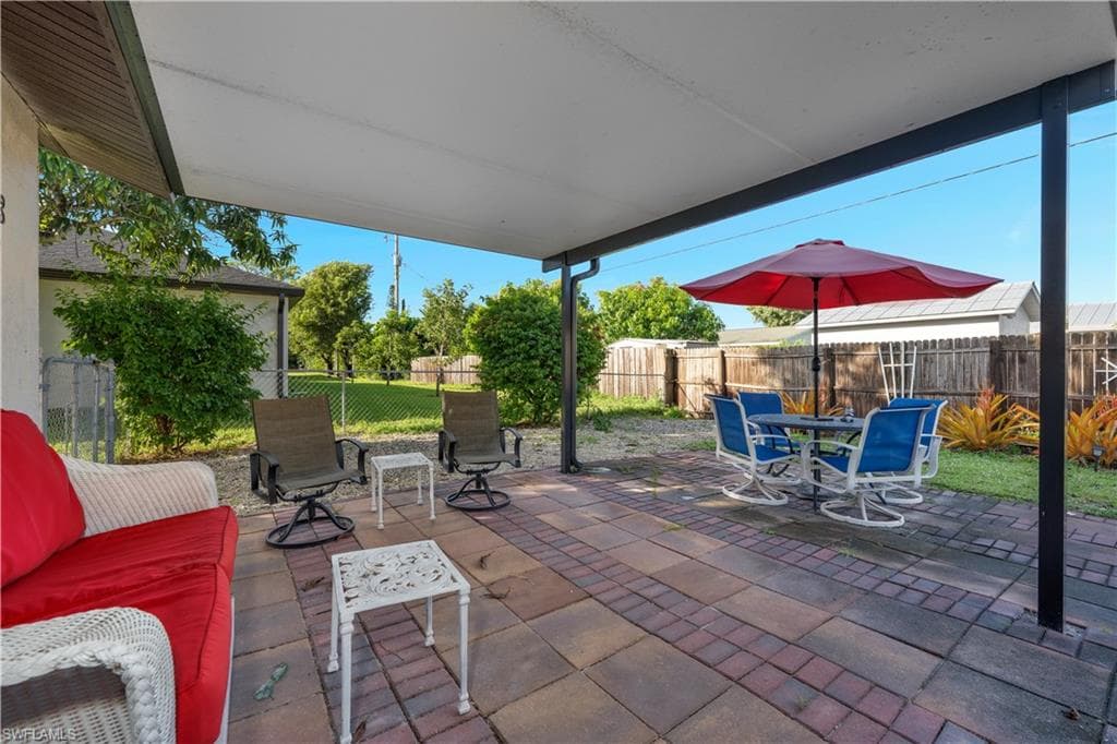 27580 Playa Del Rey Ln, Bonita Springs, FL 34135-18