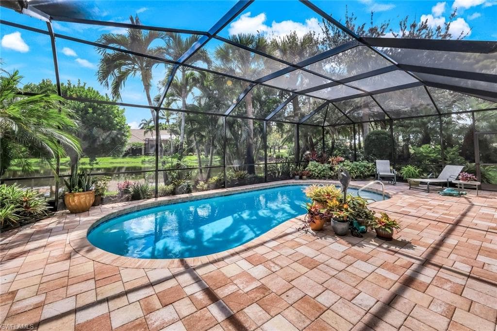 10005 Idle Pine Ln, Estero, FL 34135-1