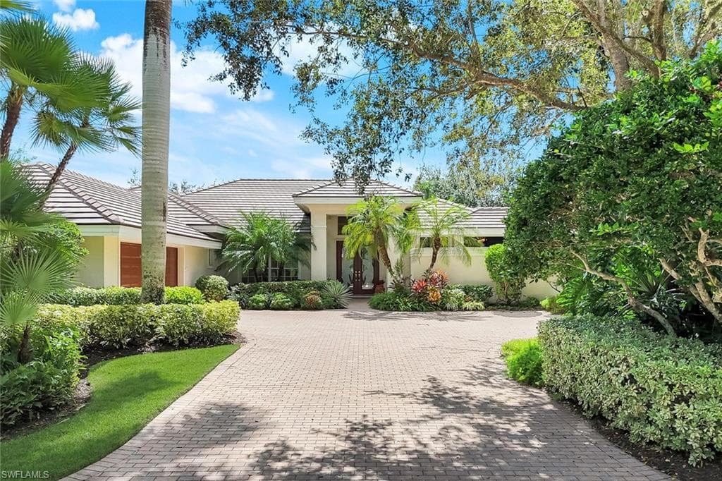 10005 Idle Pine Ln, Estero, FL 34135-4