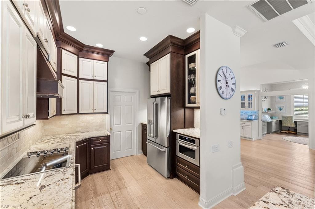 9296 Troon Lakes Dr, Naples, FL 34109-10