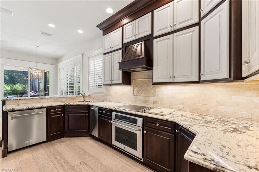 9296 Troon Lakes Dr, Naples, FL 34109-12