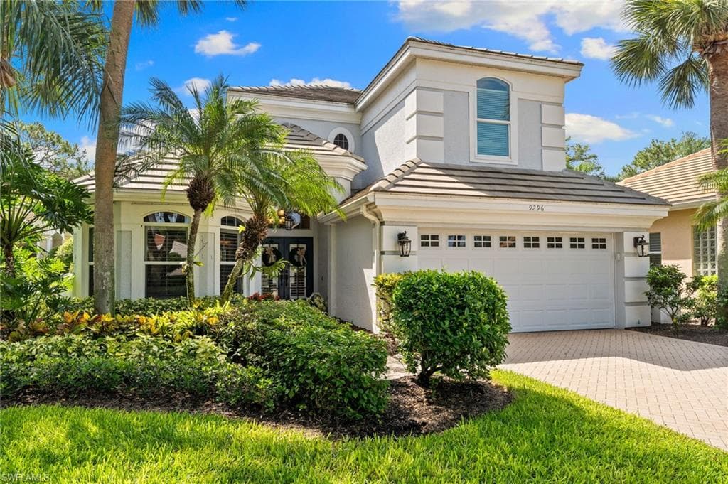 9296 Troon Lakes Dr, Naples, FL 34109-1