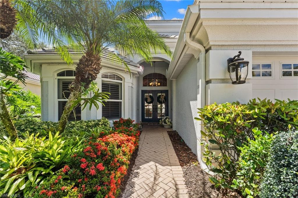 9296 Troon Lakes Dr, Naples, FL 34109-3