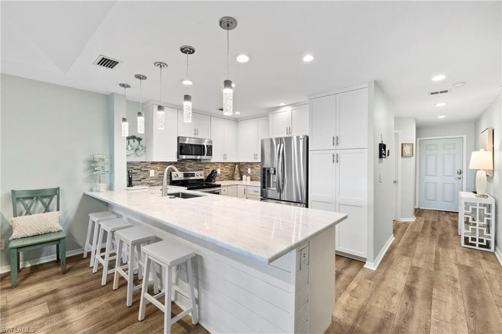 9101 Vanderbilt Dr 1, Naples, FL 34108-10