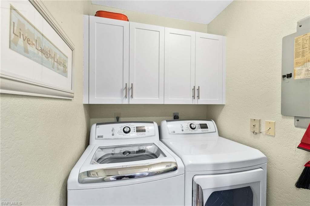 9101 Vanderbilt Dr 1, Naples, FL 34108-13