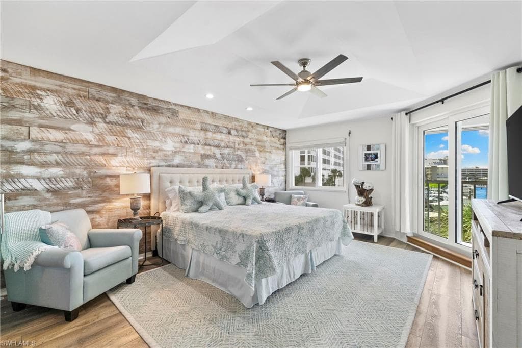 9101 Vanderbilt Dr 1, Naples, FL 34108-15