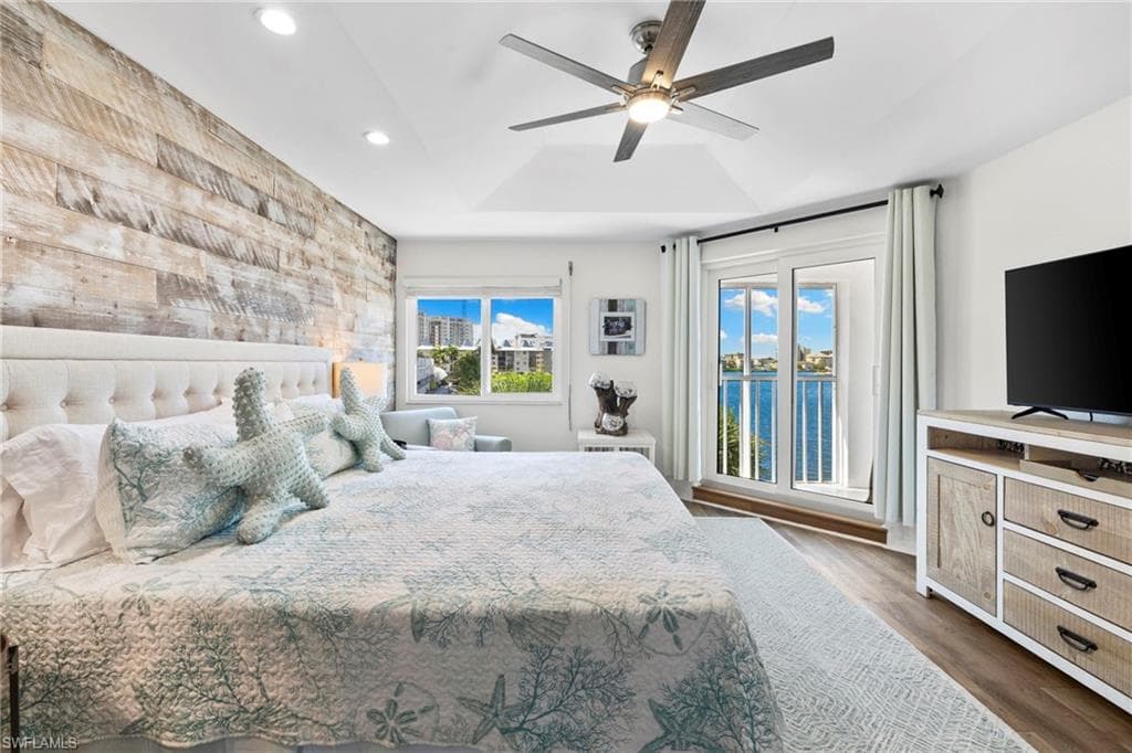 9101 Vanderbilt Dr 1, Naples, FL 34108-16