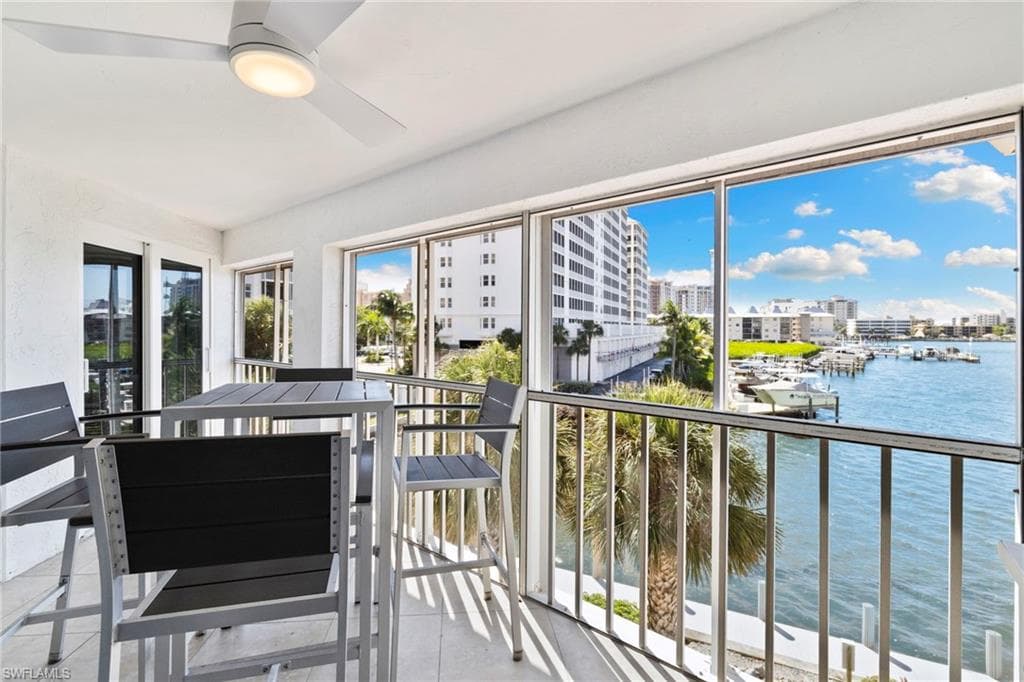 9101 Vanderbilt Dr 1, Naples, FL 34108-20