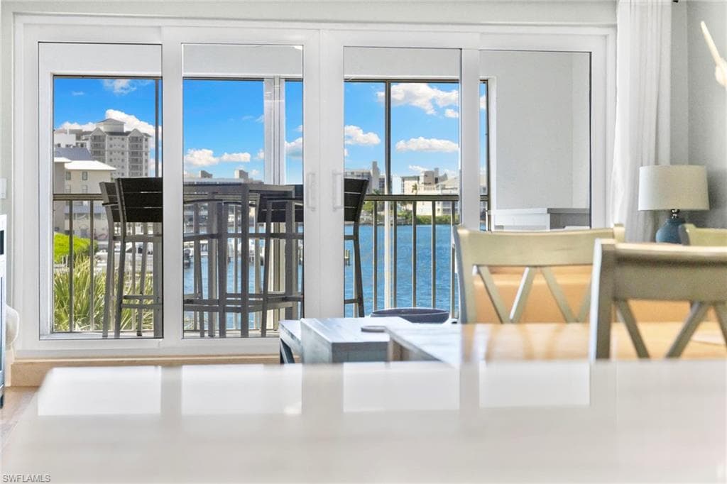 9101 Vanderbilt Dr 1, Naples, FL 34108-25