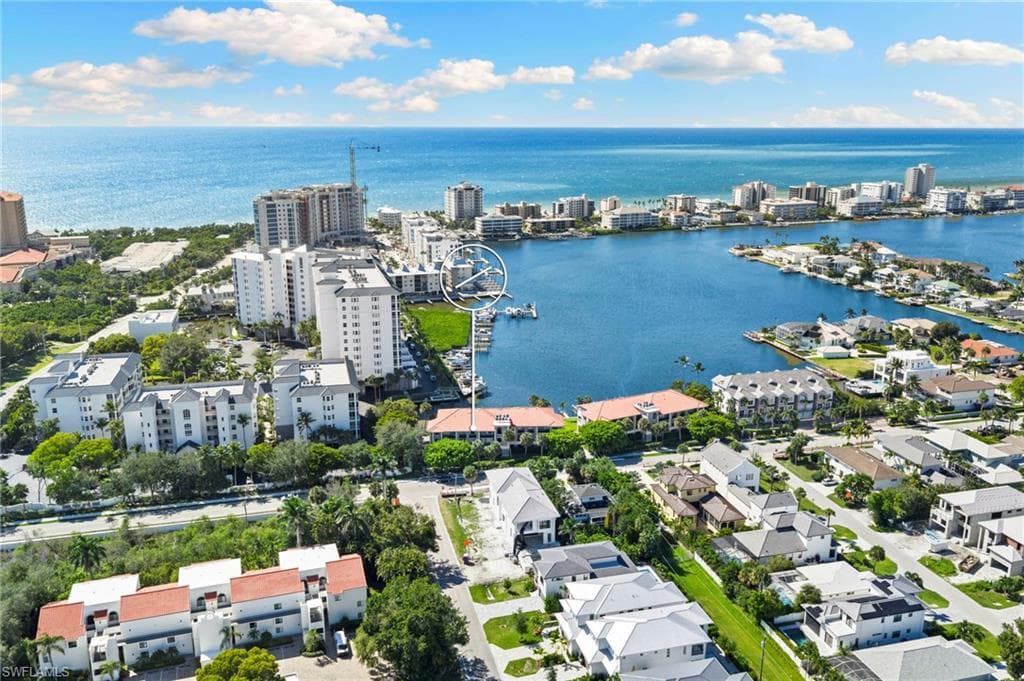 9101 Vanderbilt Dr 1, Naples, FL 34108-35