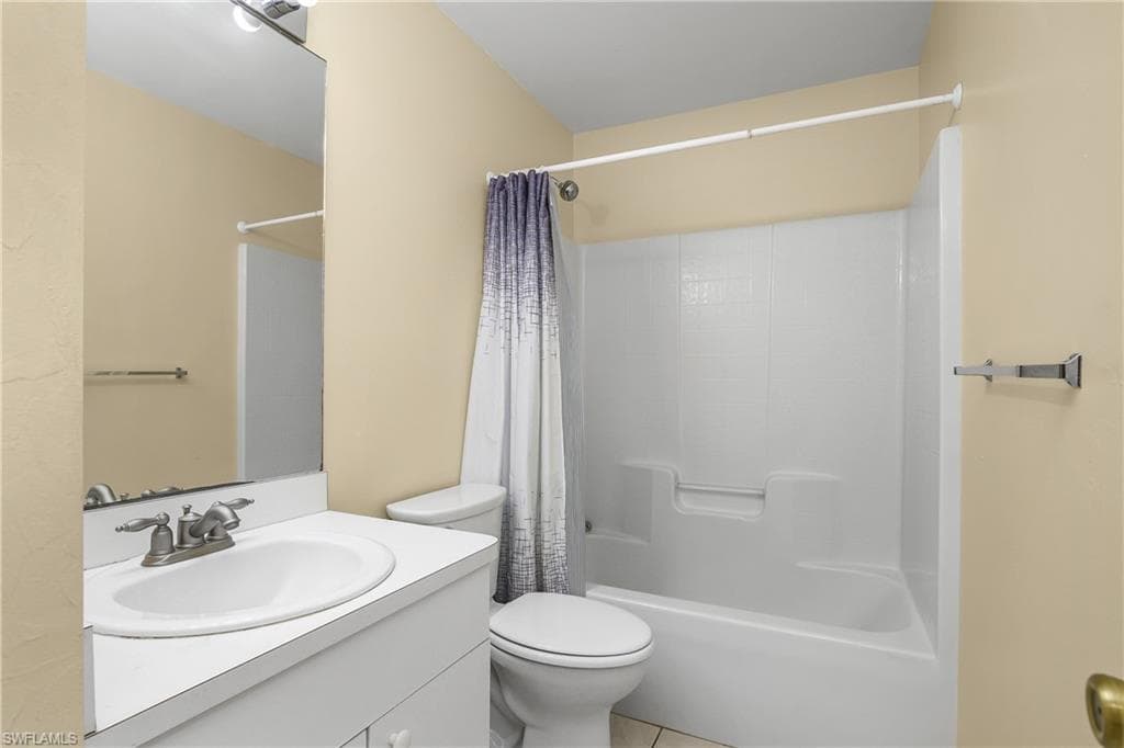 2905 1st Pl, Cape Coral, FL 33909-21