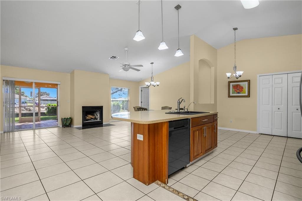 2905 1st Pl, Cape Coral, FL 33909-22