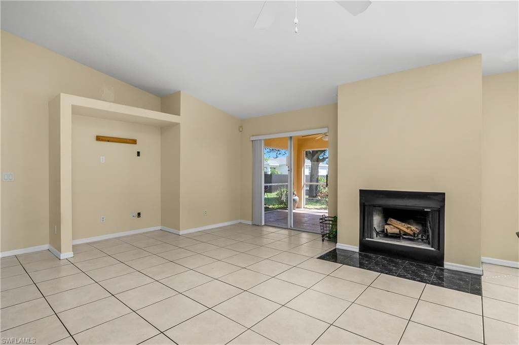 2905 1st Pl, Cape Coral, FL 33909-24