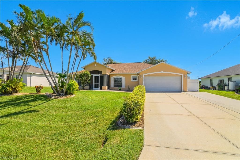 2905 1st Pl, Cape Coral, FL 33909-2