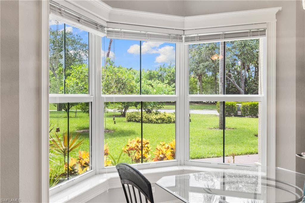 200 Diamond Cir 207, Naples, FL 34110-9