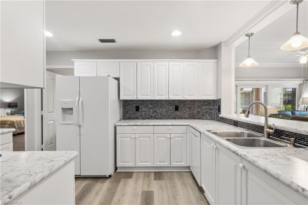 200 Diamond Cir 207, Naples, FL 34110-12