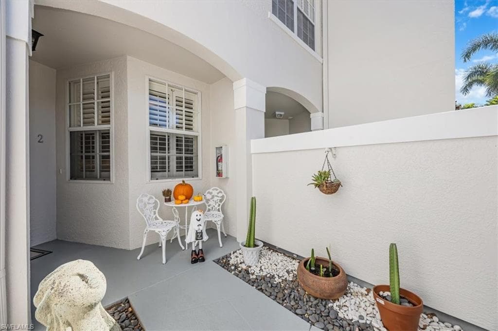 8380 Excalibur Cir H2, Naples, FL 34108-23