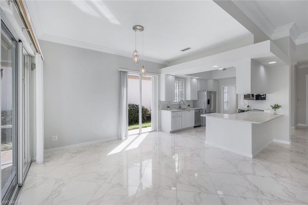 3759 Whidbey Way, Naples, FL 34119-9