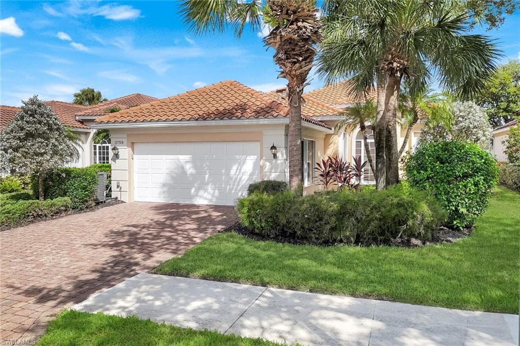 3759 Whidbey Way, Naples, FL 34119-1