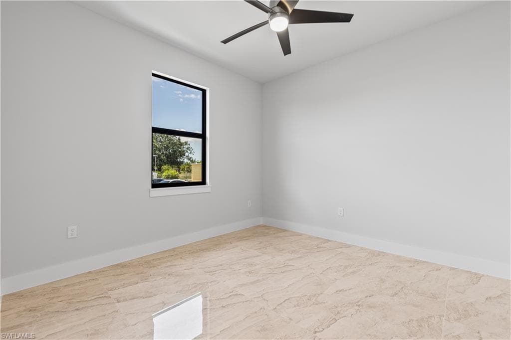 3571 Everglades Blvd S, Naples, FL 34117-15