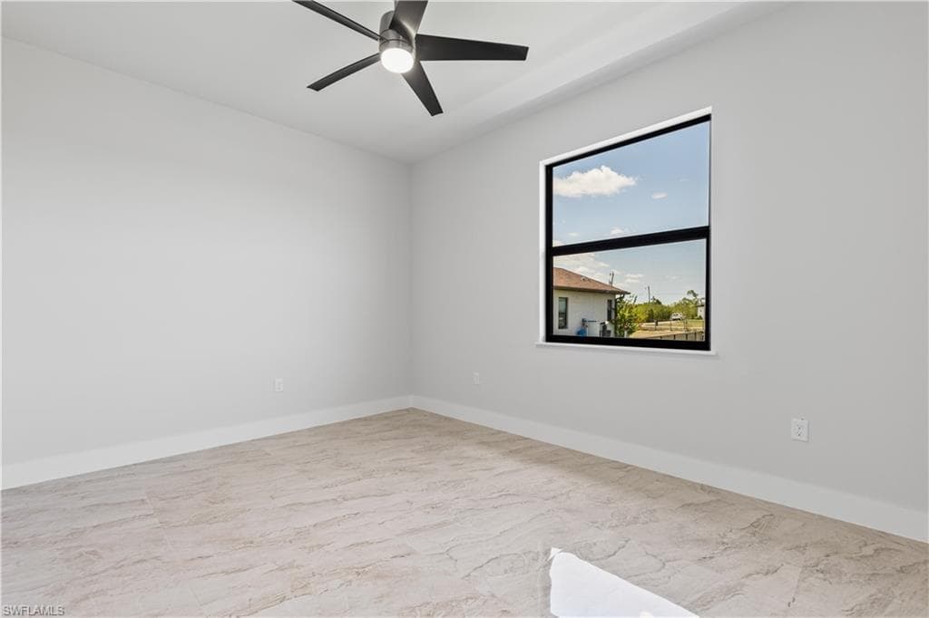 3571 Everglades Blvd S, Naples, FL 34117-22