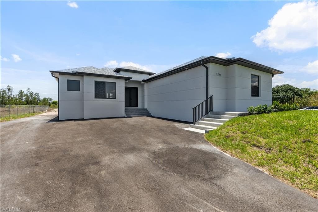 3571 Everglades Blvd S, Naples, FL 34117-2