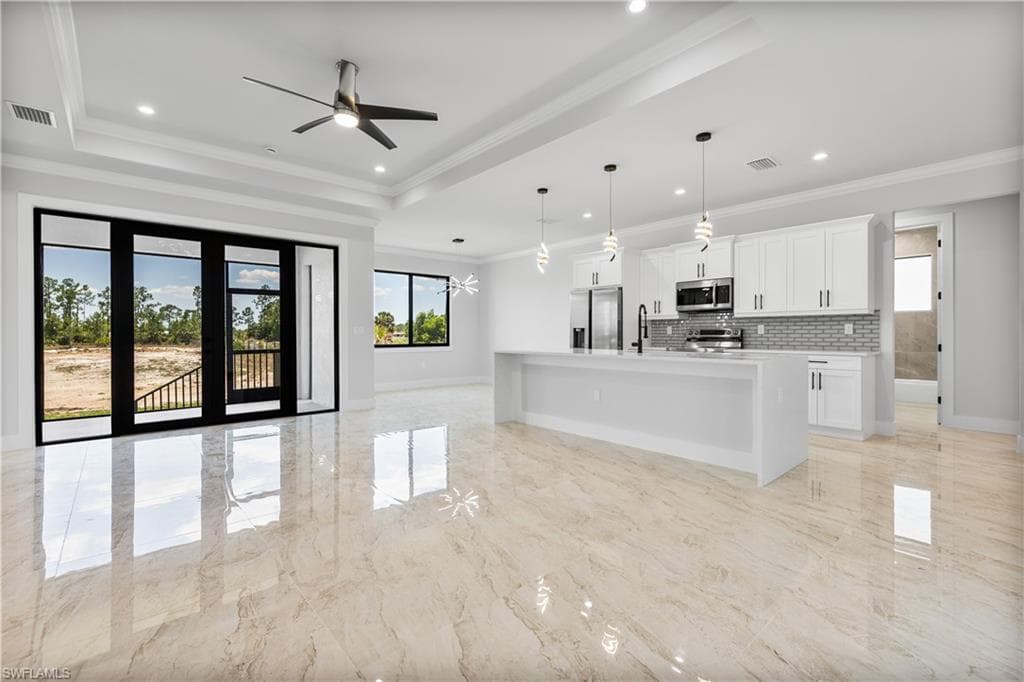 3571 Everglades Blvd S, Naples, FL 34117-5
