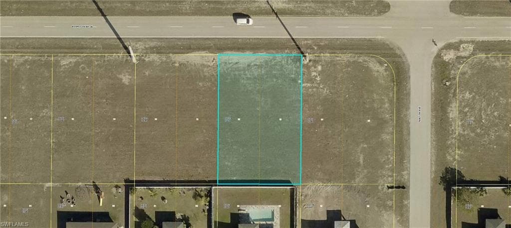 504 Kismet Pkwy W, Cape Coral, FL 33993-1