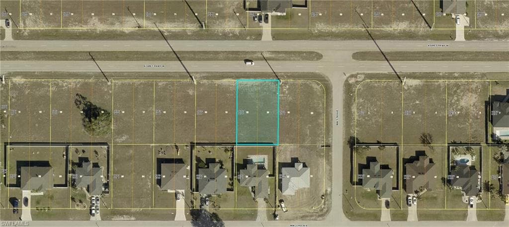 504 Kismet Pkwy W, Cape Coral, FL 33993-2
