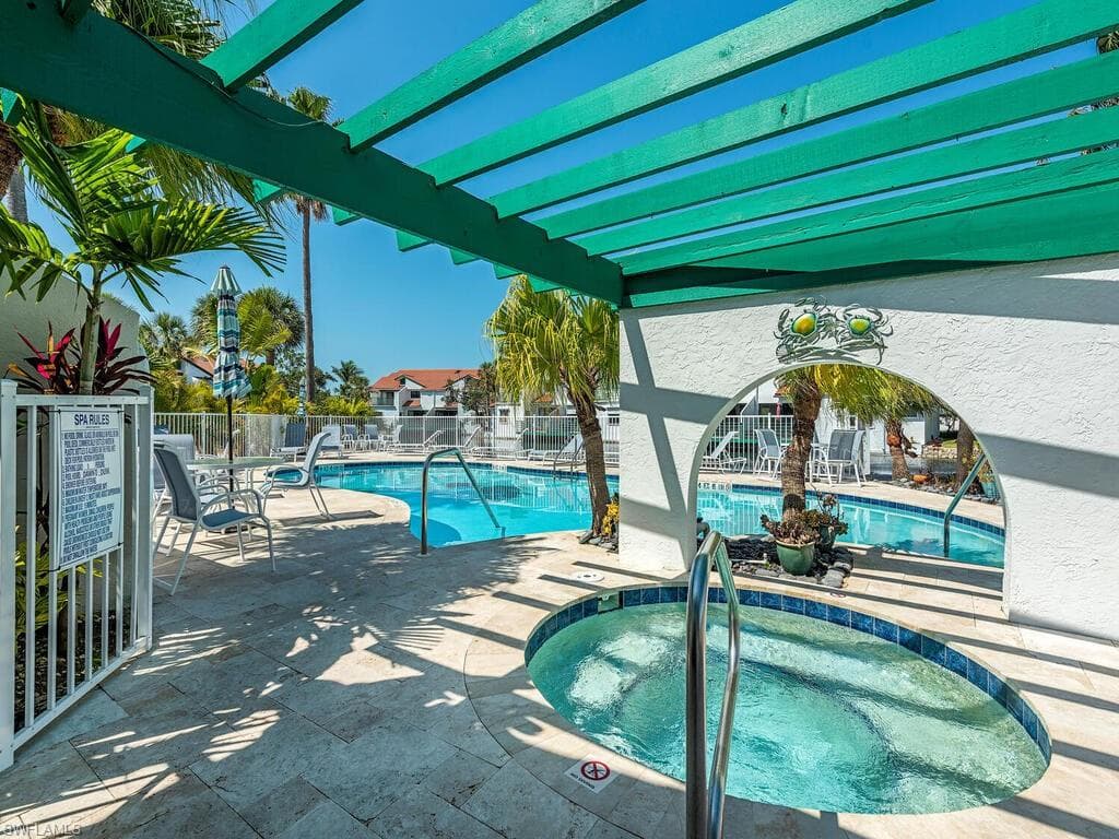 2166 Anchorage Ln A, Naples, FL 34104-27
