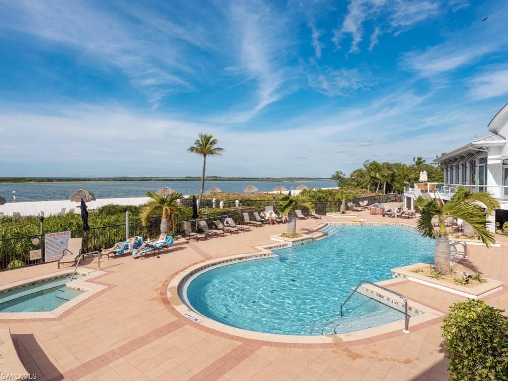 680 Waterside Dr, Marco Island, FL 34145-46